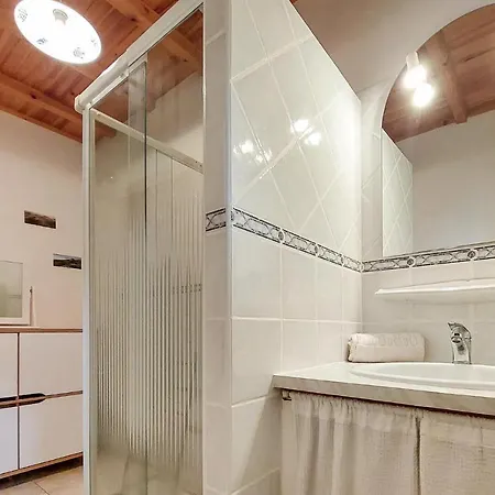 3 Bedroom Cozy In Holiday home